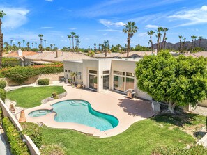Exterior - Palm Desert 4-Bedroom Retreat with a sparkling pool in the heart of Palm Desert (Palm Desert)