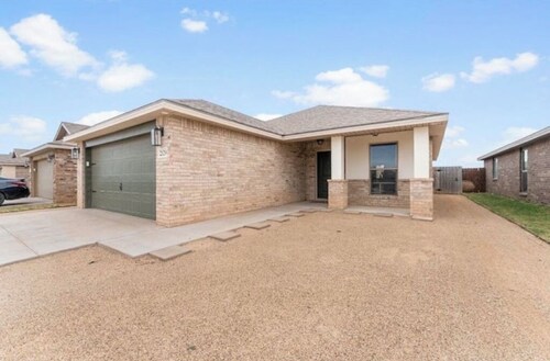 The Wild Tumbleweed/ 3-bedroom house in quaint Lubbock- Best of the West