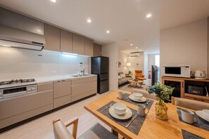 Casa Comfort, balcó, vistes a la ciutat | Cuina privada