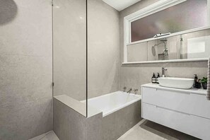 Maison, 3 chambres | Salle de bain