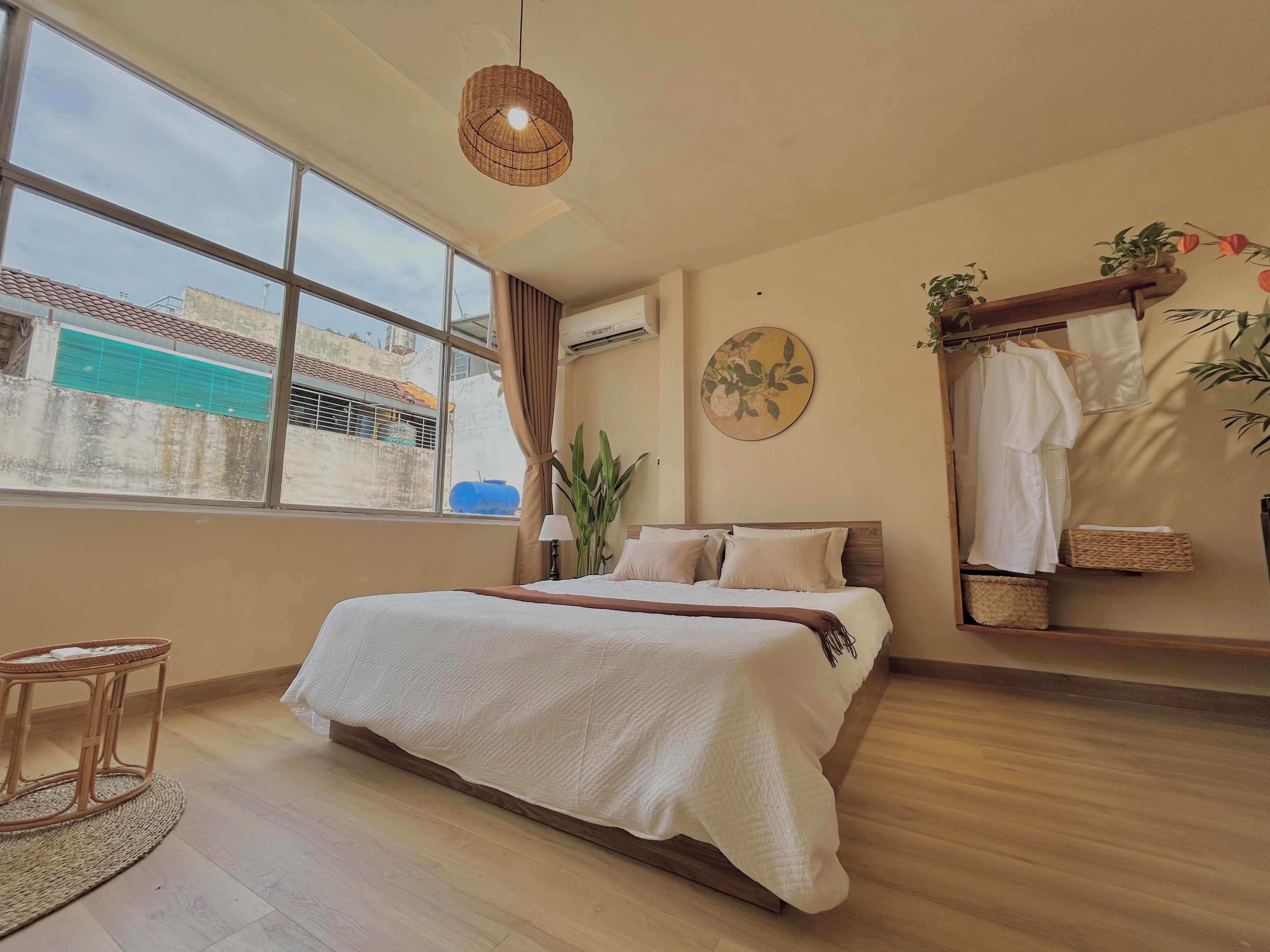 Deluxe Room, City View | Egyptian cotton sheets, premium bedding, down comforters, desk