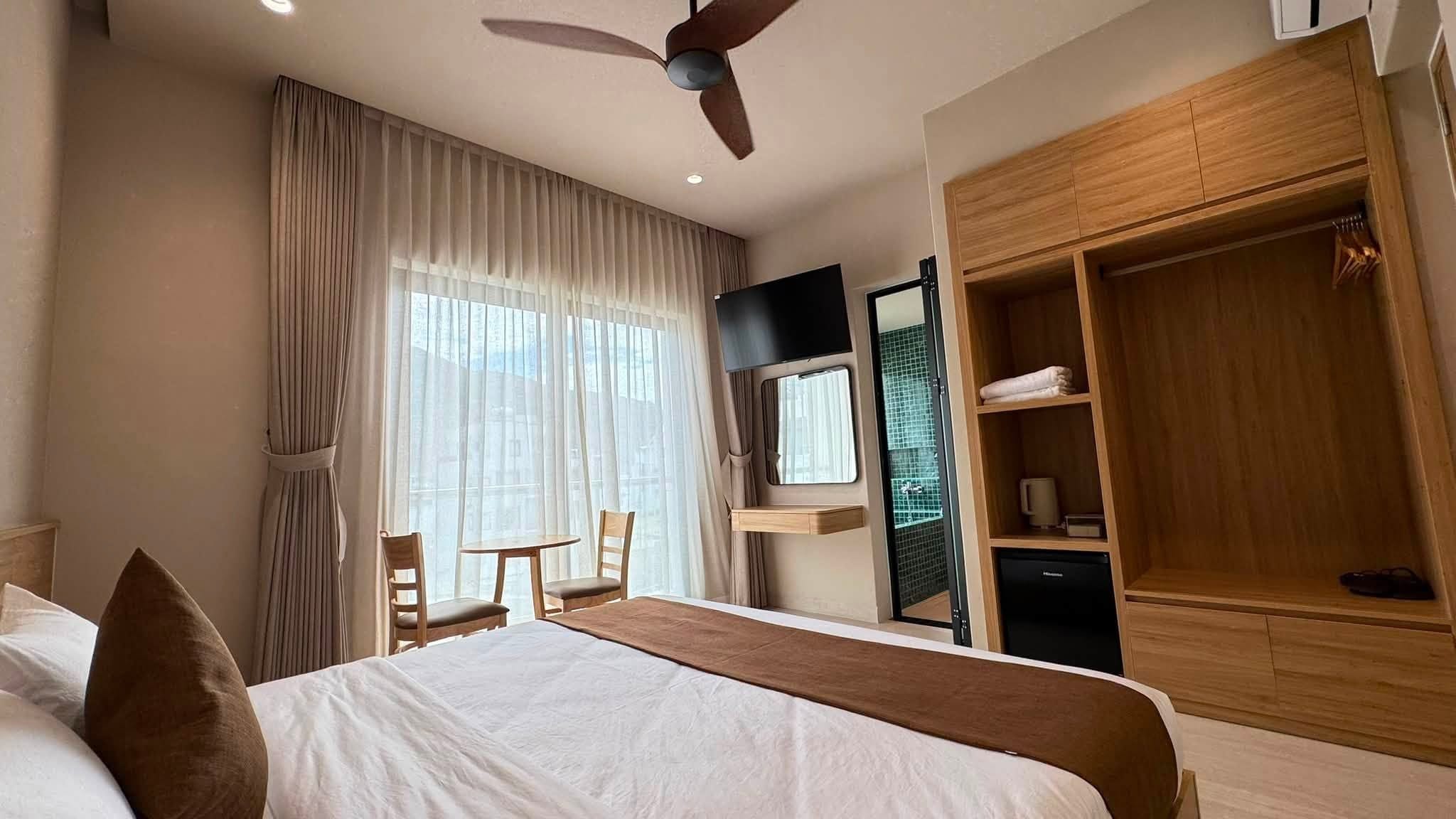 Superior Room, City View | Desk, laptop workspace, WiFi (free)