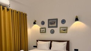 In-room safe, blackout drapes, iron/ironing board (on request) - KINGS BAY GUEST HOUSE (Villa) (Galle)