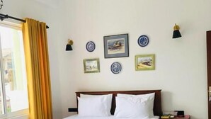 In-room safe, blackout drapes, iron/ironing board (on request) - KINGS BAY GUEST HOUSE (Villa) (Galle)