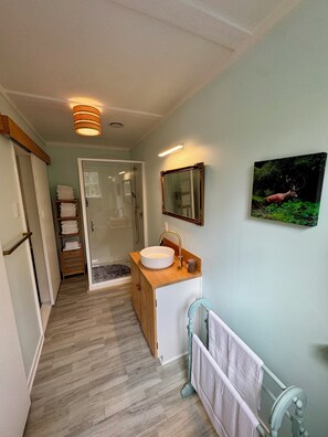 Bathroom - Charming Rural Escape (Kaiwhata)