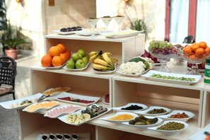 Outdoor dining - Jannat Resort Osh (Osh)