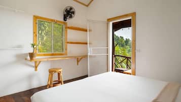 Bungalow clásico, lanai | Espacio para trabajar con un portátil y wifi gratis