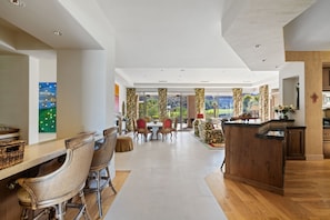 Lobby - The Reserve - Luxury 4-Bedroom Retreat Plus Office in Peaceful Indian Wells (Indian Wells)