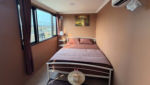 Unclassified image, 3 of 14, button - Soetta House (Tangerang)