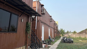 Unclassified image, 2 of 14, button - Soetta House (Tangerang)