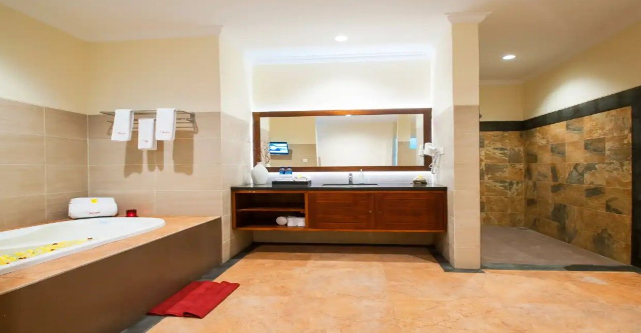 Family Room | Bathroom