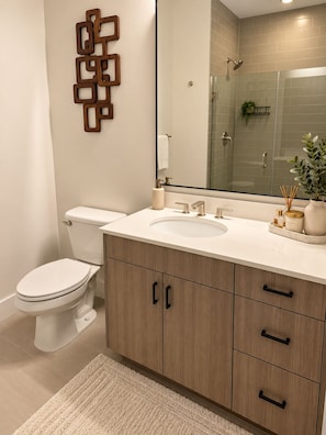 Bathroom - The Ivory Suite Midown (Atlanta)