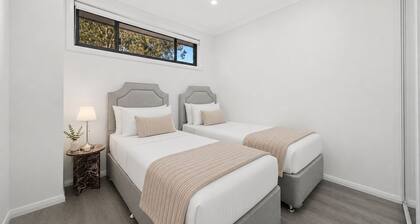 Eastern Creek Raceway Stay | 5BR + Parking