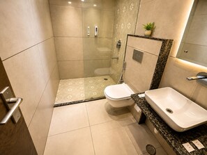 Free toiletries, towels, soap, shampoo - Hotel Royal Celebration (Jaipur)