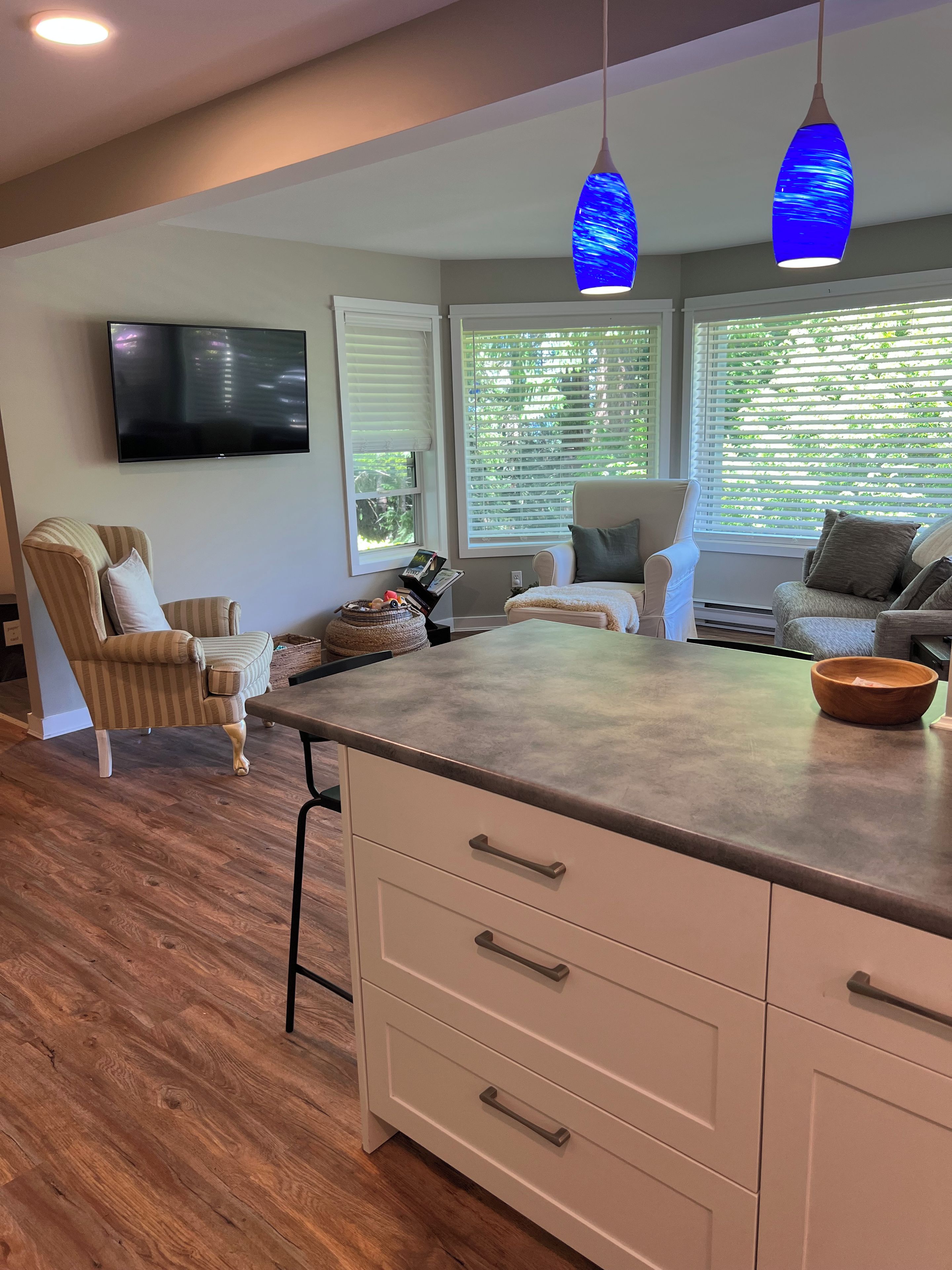 Modern, Cozy Suite In Quiet Area Close To Town - Salt Spring Island