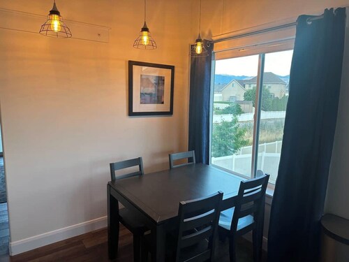Serene Mountain & Temple View Retreat w/ Hot Tub Access