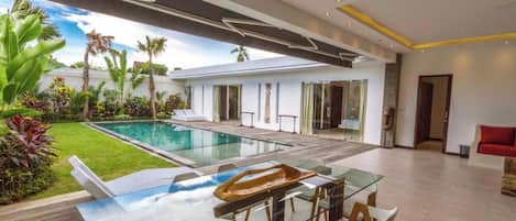 Villa (3 Bedrooms) | Front of property