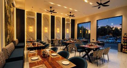 Hotel Sanwariya Seth and Restaurant