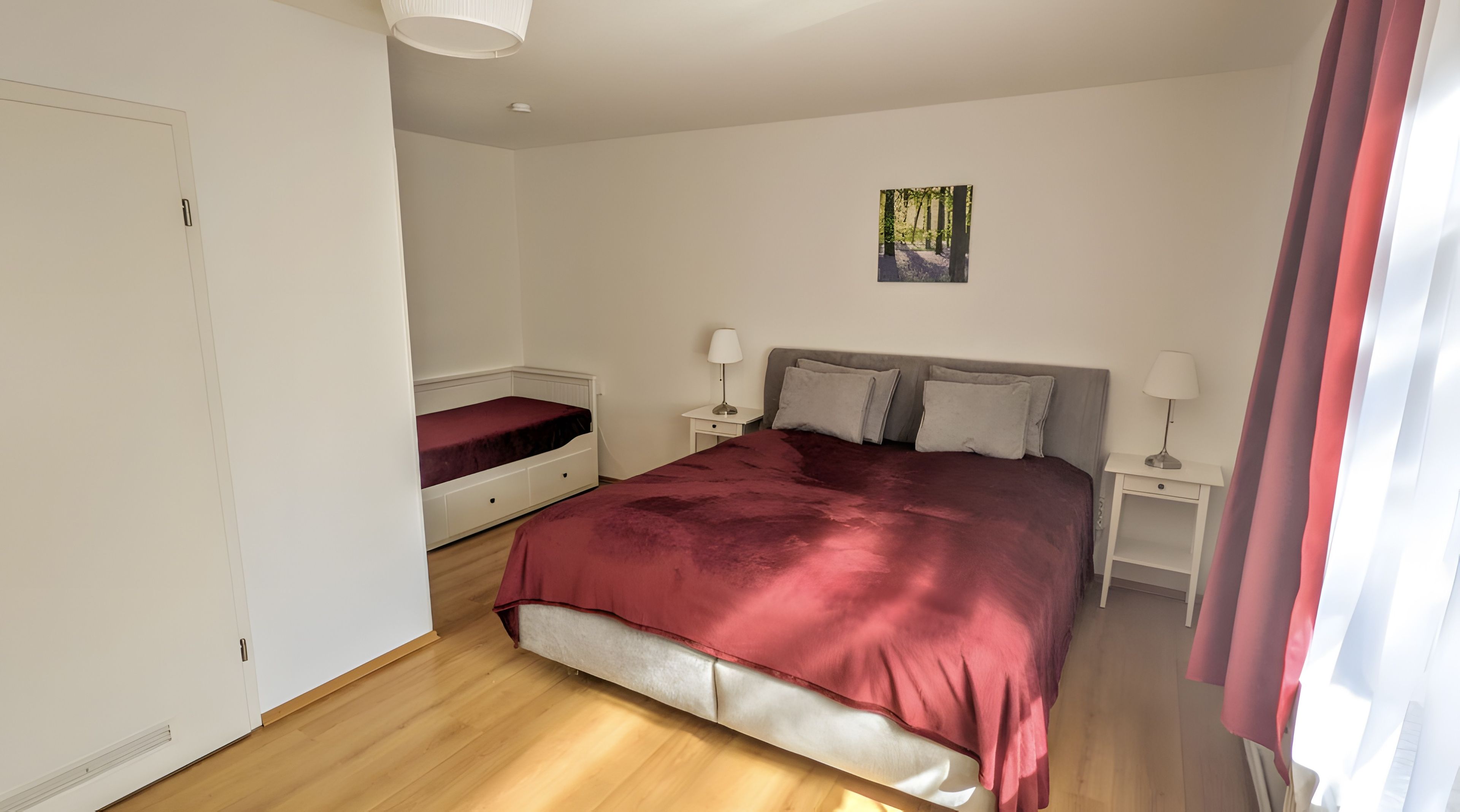 Iron/ironing board, WiFi, bed sheets