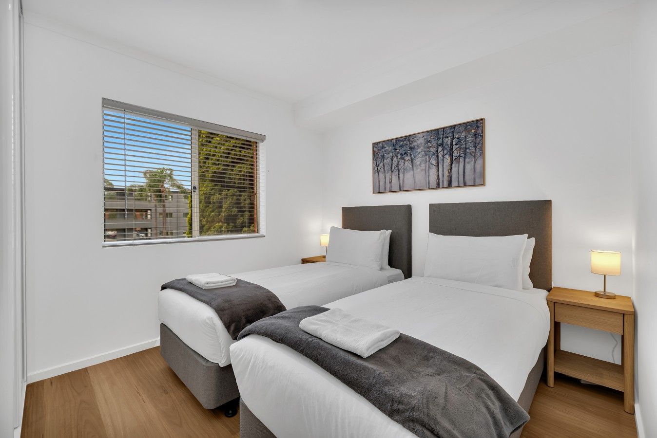 2 bedrooms, desk, iron/ironing board, WiFi