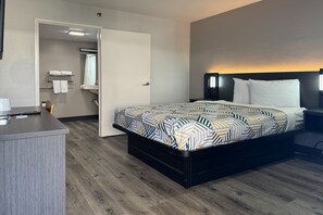 Room - Cozy ADA Queen Bed|Pool|Free Wifi (Bradenton)