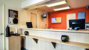 Lobby - Spacious 2 Full Beds | Micfridge (Saint Joseph)