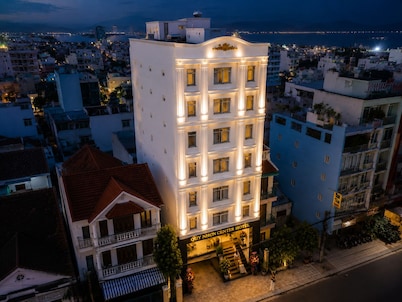 Quy Nhon Center Hotel - 08 Tran Doc