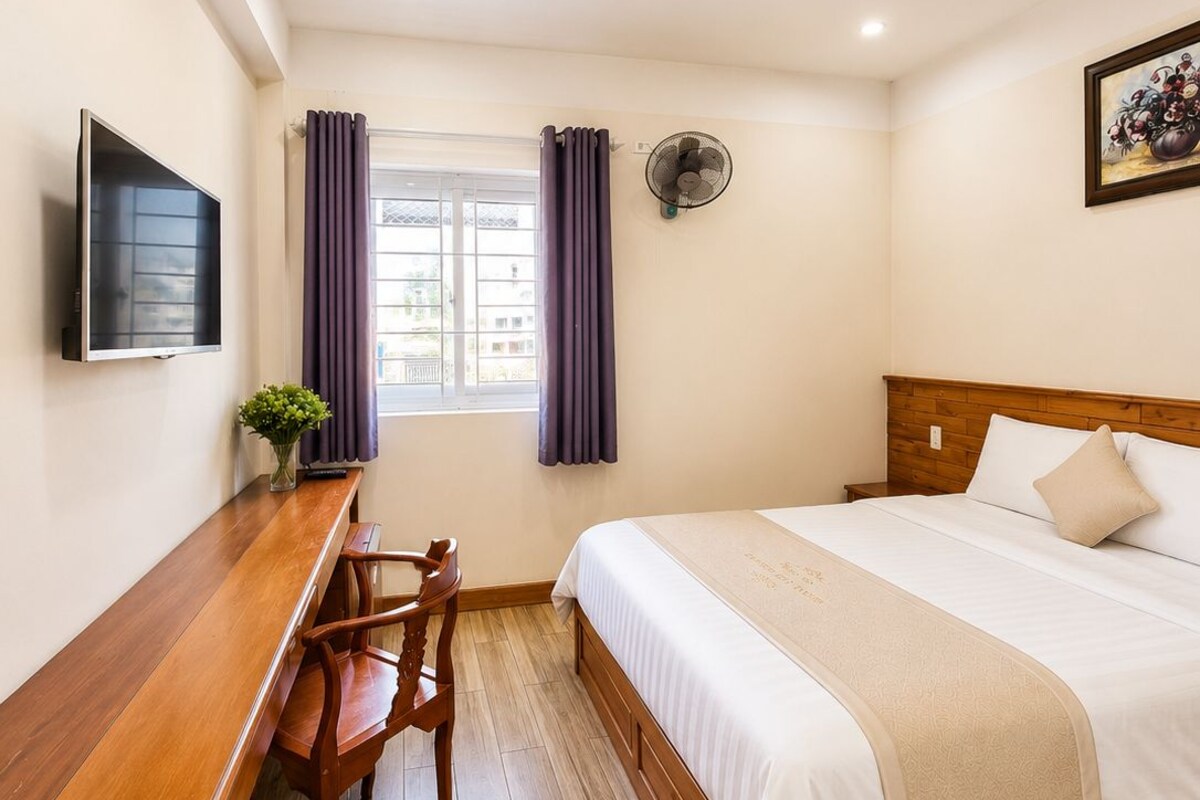Twin kamer, 1 queensize bed, schoonmaakservice, uitzicht op stad | Een bureau, gratis wifi