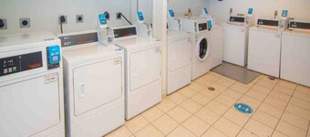 2 Queen Beds|ADA|Roll-In Shower,Nsmk