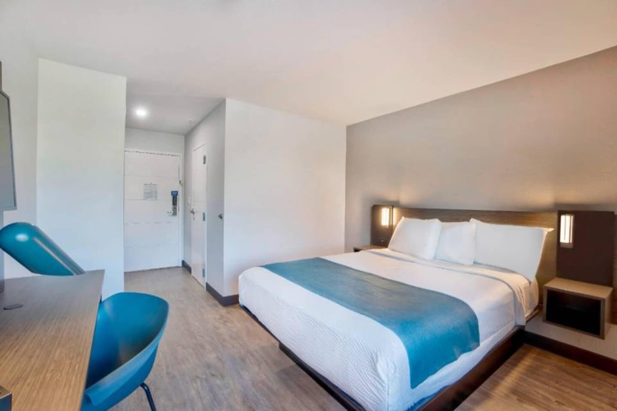 1 Queensize-bett | Premium, Mikrowellenkühlschrank - Fort Lauderdale, FL