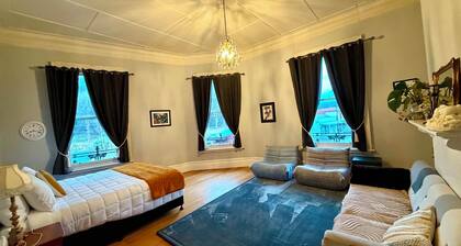 The historical Bank house 4