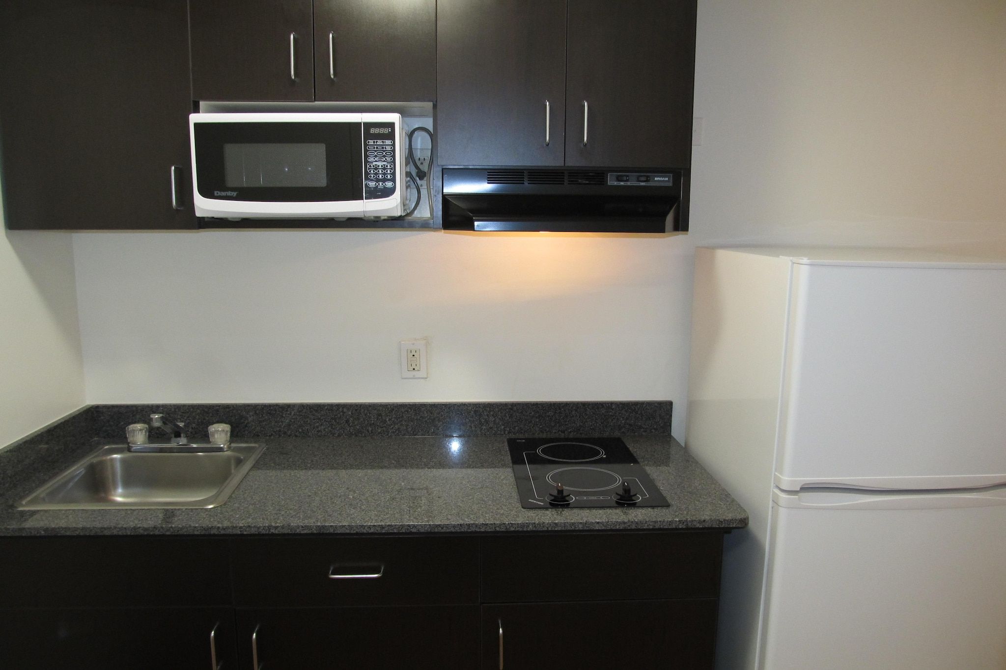 Fridge, microwave