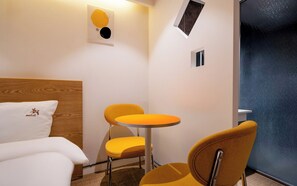 Unclassified image, 2 of 6, button - Busan Suyeong Bomnal (Busan)