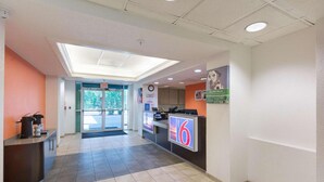 Lobby - 1  Full Bed | ADA/Tub (Columbia SC)