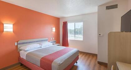 1 Full Bed | ADA/Tub