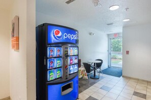 Dining - 1 Full Bed | Micfridge (Columbia SC)