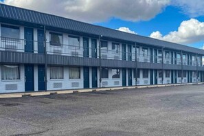 Unclassified image, 2 of 28, button - 2 Queen Beds | Non-Smoking, Micfridge (Borger TX)