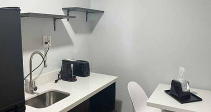 2 Queen Beds|Mobil Access|RI Shr|Ktchn