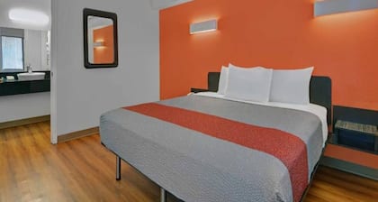 1 King Bed|Extended Suite