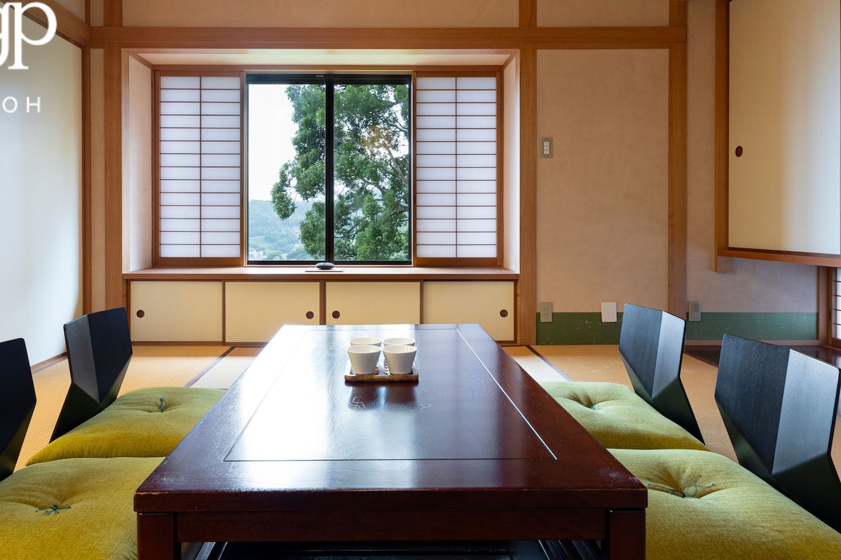 Japanese-style House, Balcony, Ocean View | Interior detail