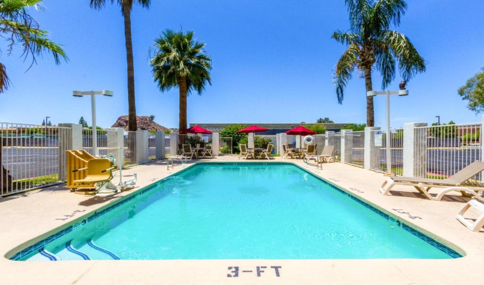 Holiday Home Swimming Pool