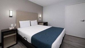 Room - 1 Full Bed | ADA/RI Shower/Mini Fridge (Tempe)