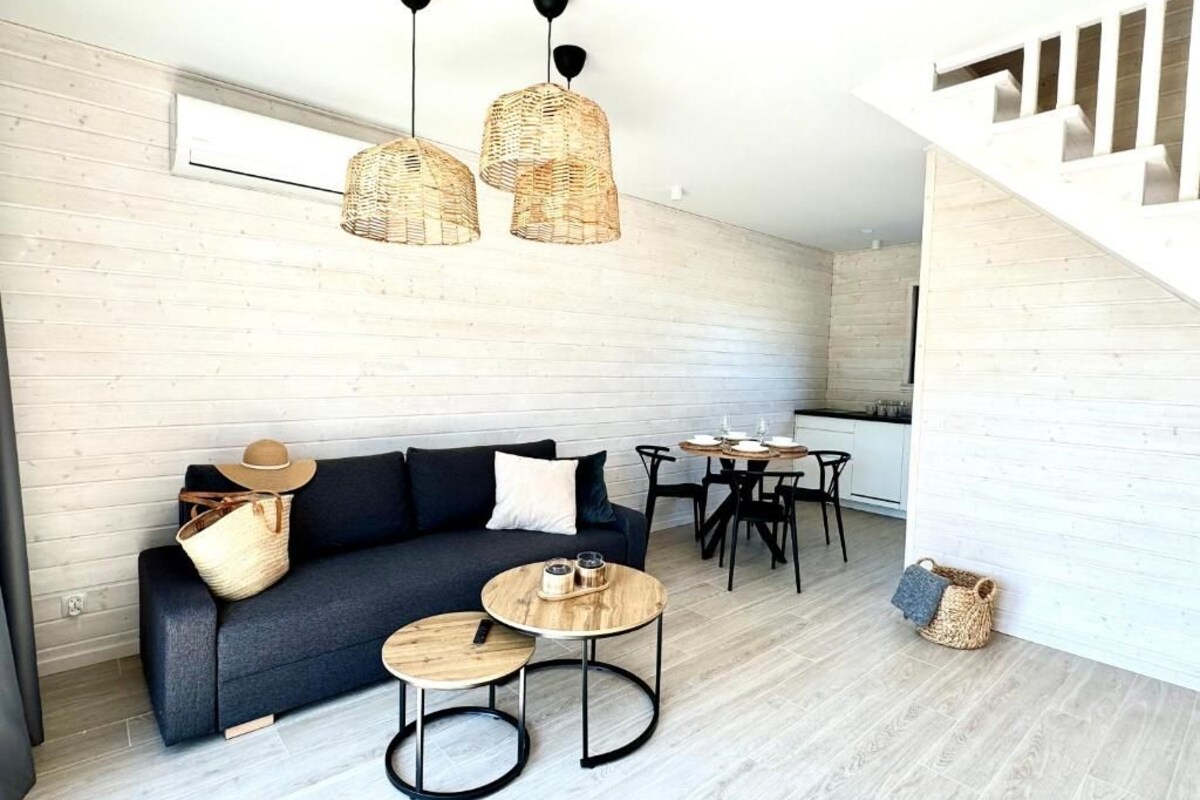 House, 2 Bedrooms, Pets Allowed | Living area