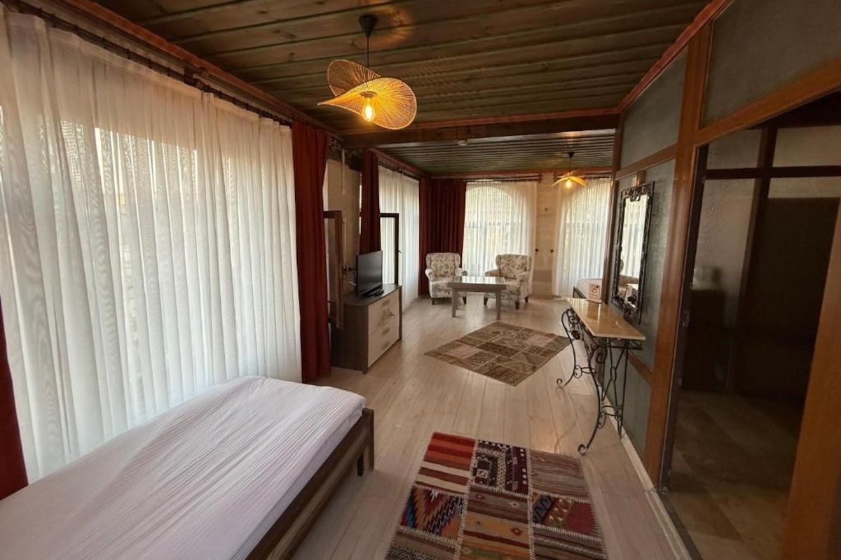Family Triple Room, City View