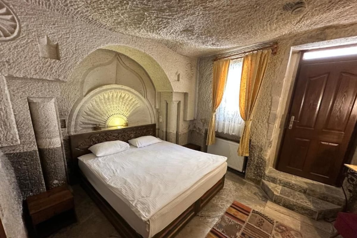 Deluxe Double Room, Patio, Garden View