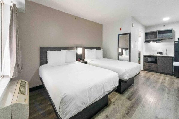 Room - 2 Queen Beds | Deluxe, Non-Smoking (Tucker)