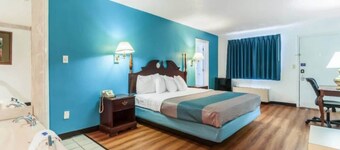 1 Queen Beds | Non-Smoking