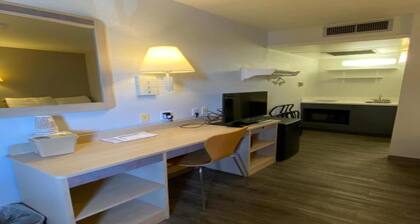 1 Full Bed |Suite,Non-Smoking,Kitchen