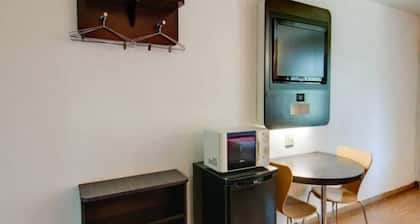 Elegant 2 Queen Beds Room|Free Wifi