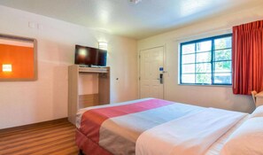 Room - 1 Queen Bed | ADA/Tub (Pomona CA)